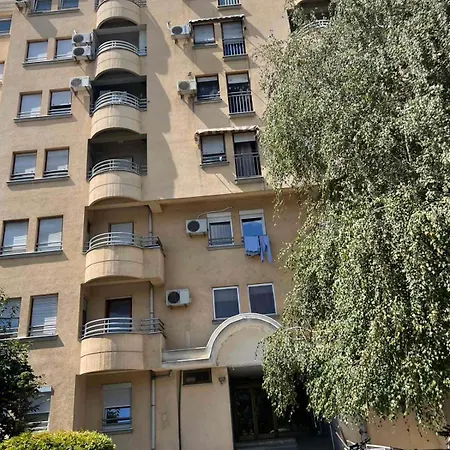 Comfort Corner Apartment *